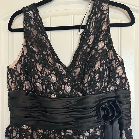 JS boutique sz 16 black lace back zipper - Picture 3 of 7